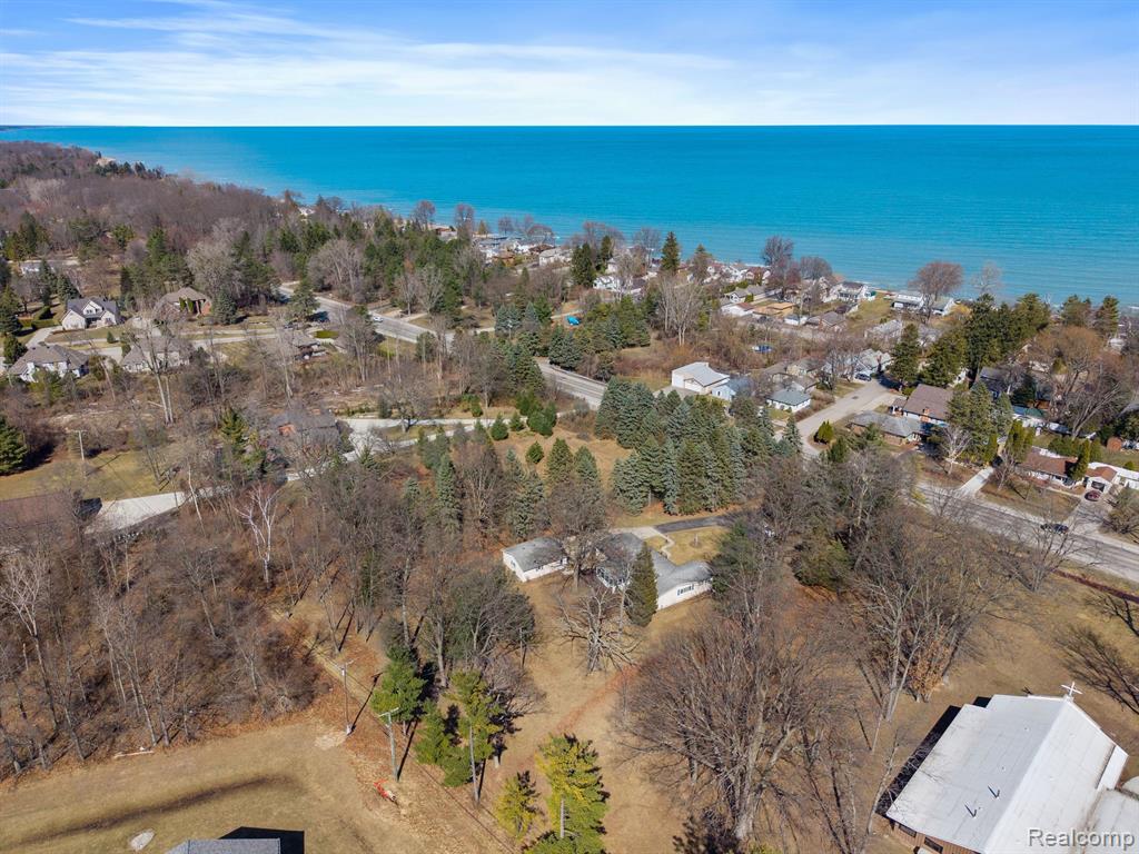 5269 LAKESHORE Road, Fort Gratiot, MI 48059 — Photo 28
