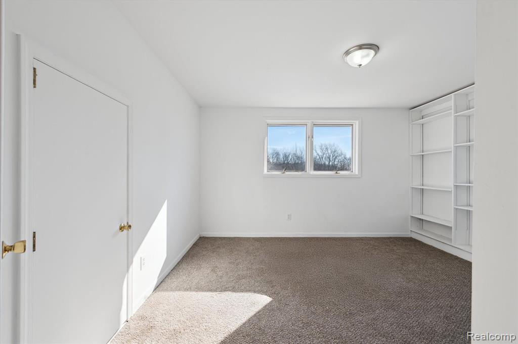 9836 Hawthorne Glen Drive, Grosse Ile, MI 48138 — Photo 23