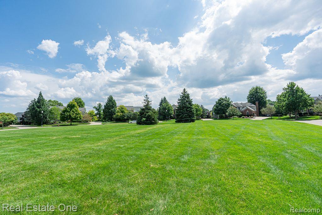 961 HOLLOW CORNERS, Rochester, MI 48307 — Photo 45