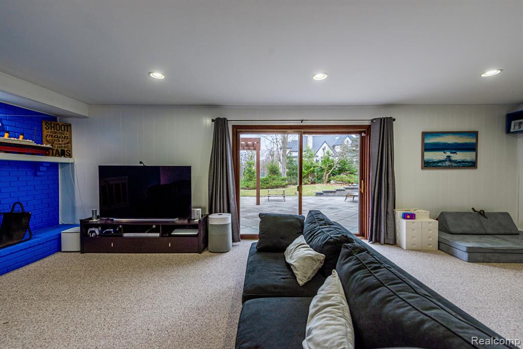 5698 RAVEN Road, Bloomfield Hills, MI 48301 — Photo 18