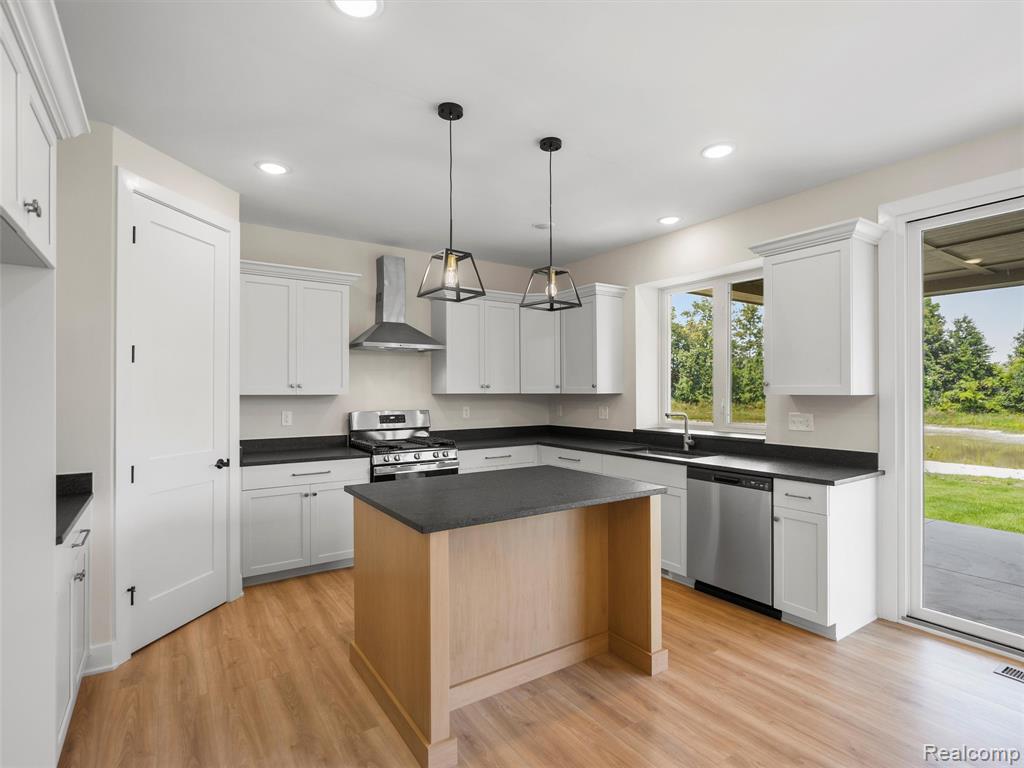 45070 TWIN RIVER Drive, Macomb, MI 48044 — Photo 13