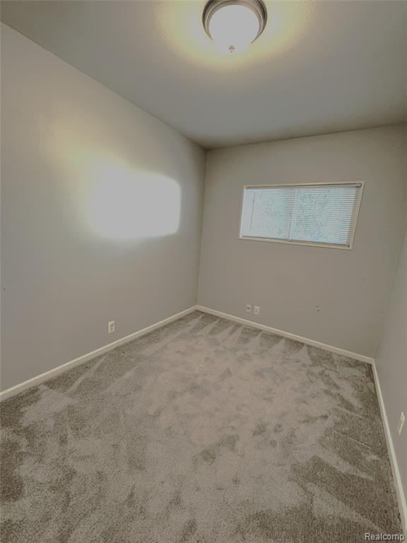 841 E Hudson Avenue, Madison Heights, MI 48071 — Photo 9