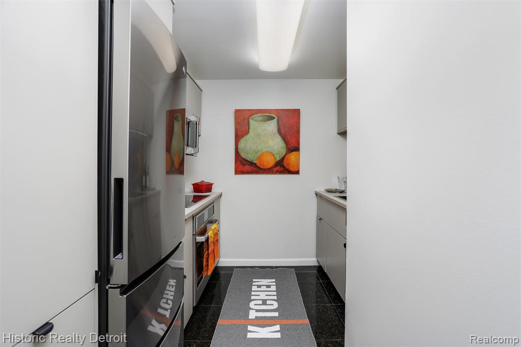 1300 E Lafayette Street, 2211, Detroit, MI 48207 — Photo 4