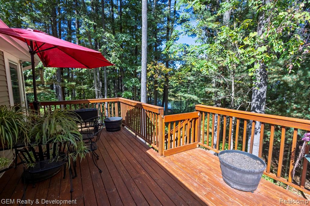 925 Sarah Road, Pinckney, MI 48169 — Photo 37