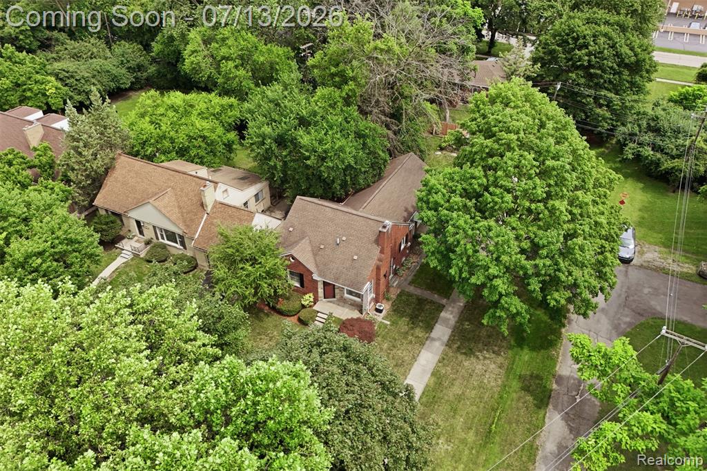 27704 California Drive NW, Lathrup Village, MI 48076 — Photo 37