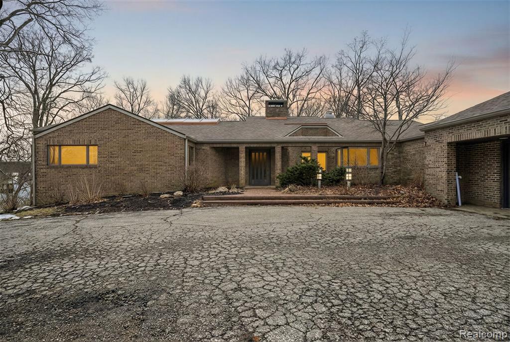2551 Patterson Lake Road, Pinckney, MI 48169 — Photo 8