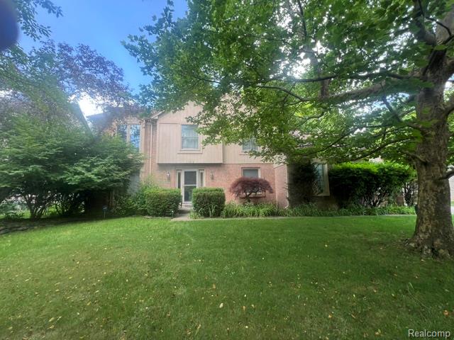 37892 Stableview Drive, Farmington, MI 48335 — Photo 10