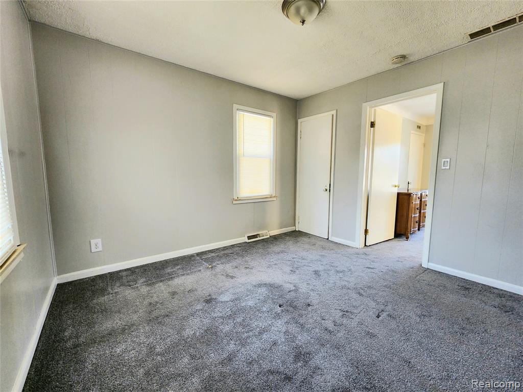 6147 Whitefield Street, Dearborn Heights, MI 48127 — Photo 36