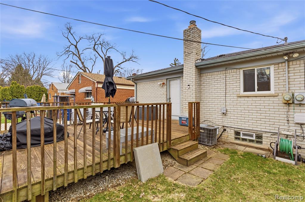 10039 Farley, Redford, MI 48239 — Photo 28