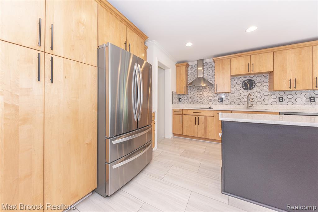 17426 Locherbie Avenue, Beverly Hills, MI 48025 — Photo 12