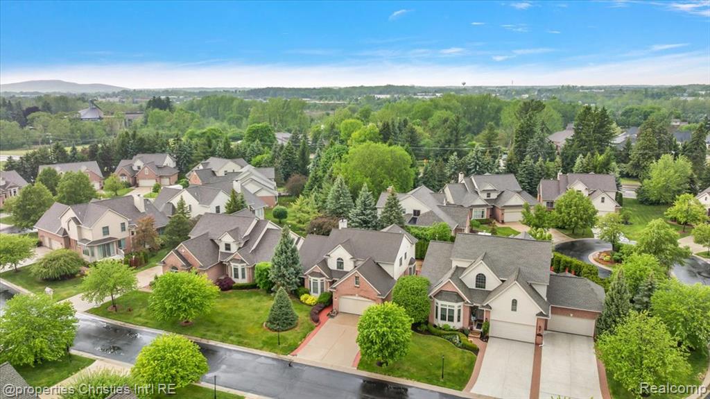 47274 Hunters Park Drive, Plymouth, MI 48170 — Photo 54