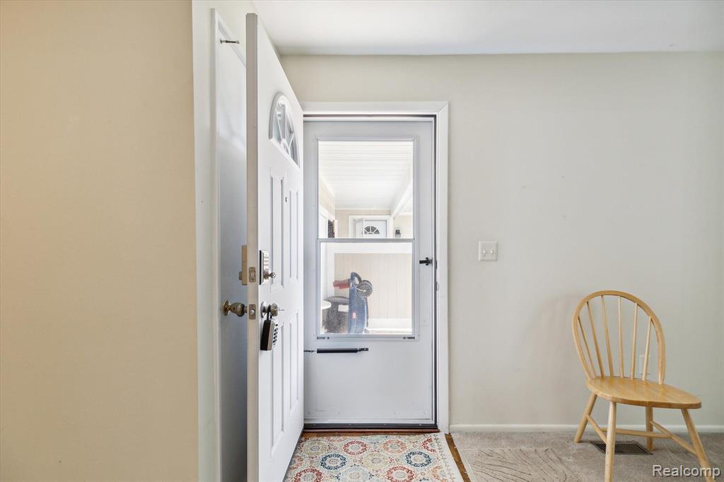 39809 VILLAGE WOOD Lane, Novi, MI — Photo 4