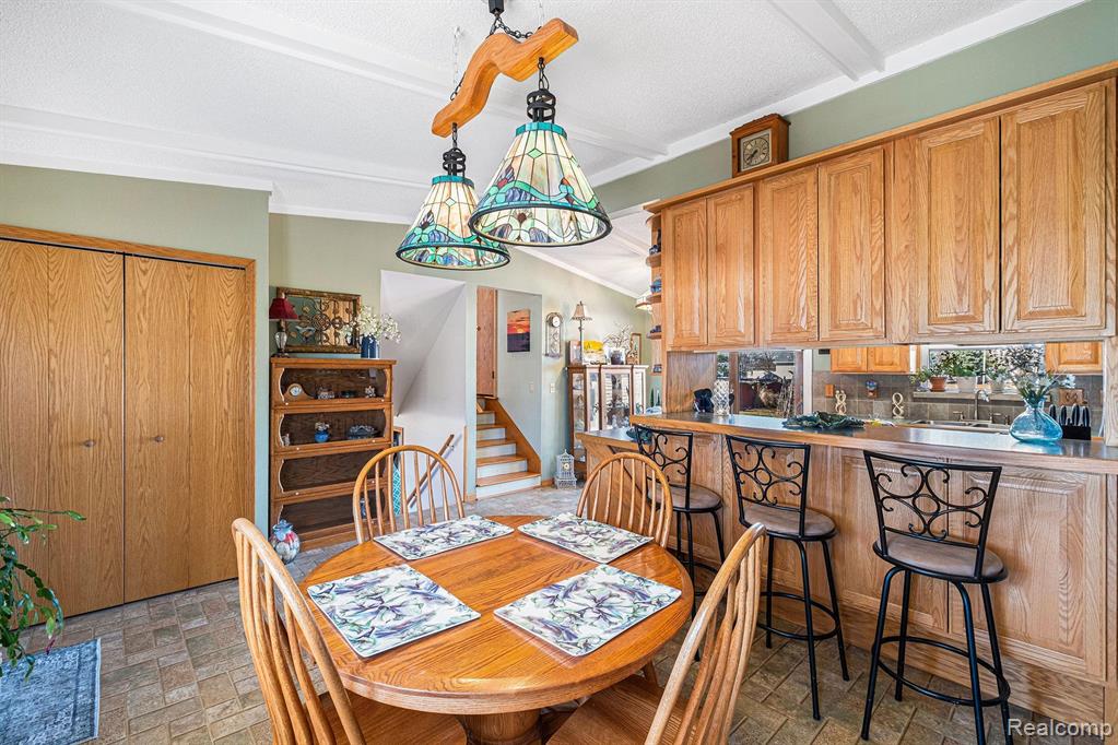 6063 E MAPLE Avenue, Grand Blanc, MI 48439 — Photo 5