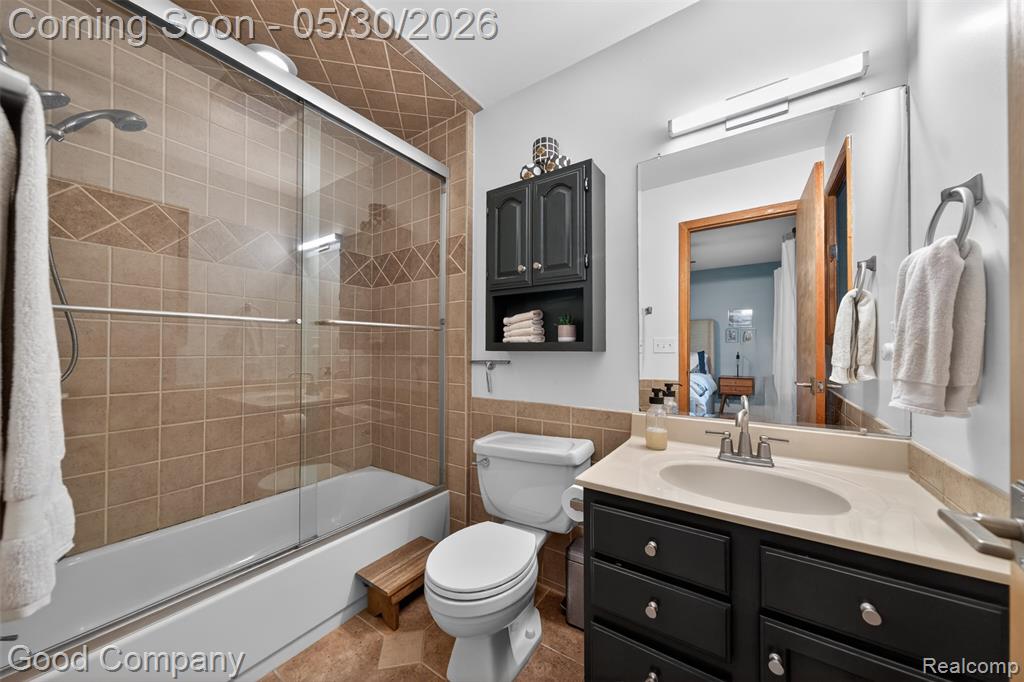 933 Gallaland Avenue, Rochester Hills, MI 48307 — Photo 18