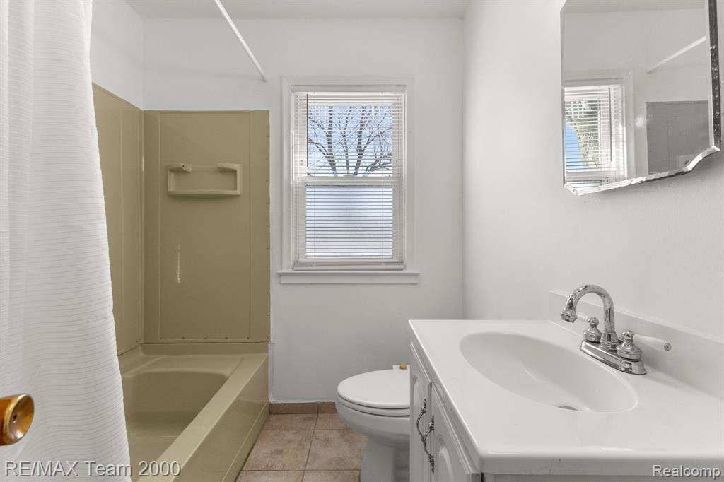 5876 KINMORE Street, Dearborn Heights, MI 48127 — Photo 21