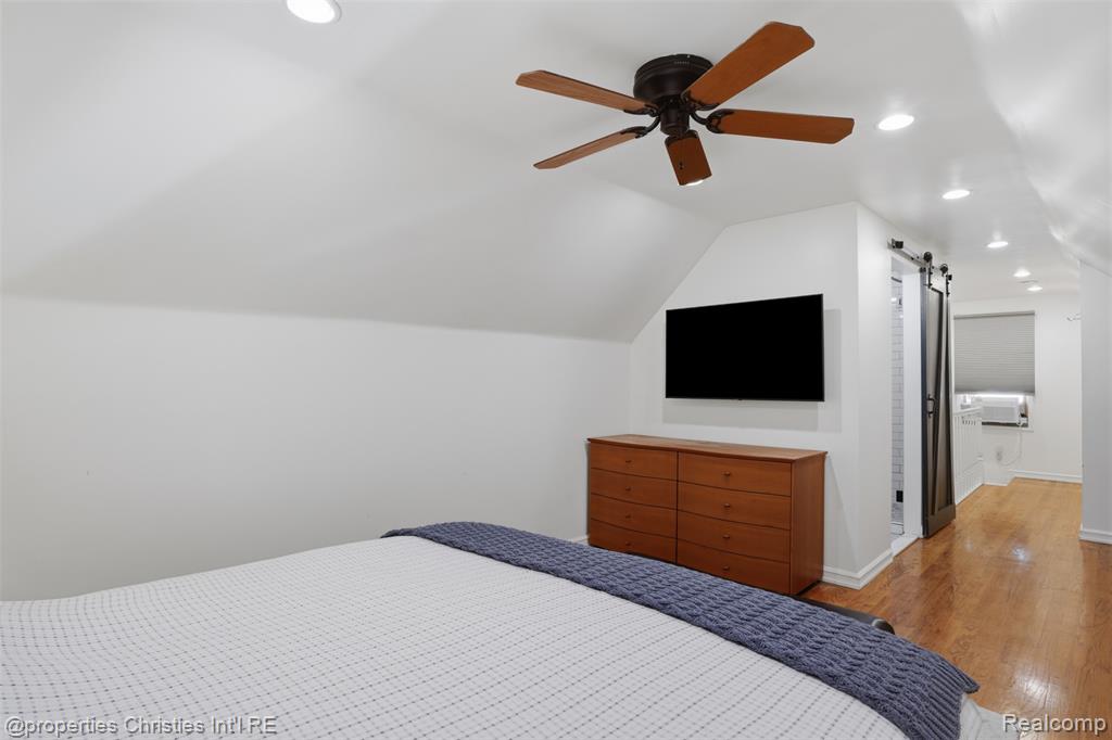 4602 Groveland Avenue, Royal Oak, MI 48073 — Photo 26