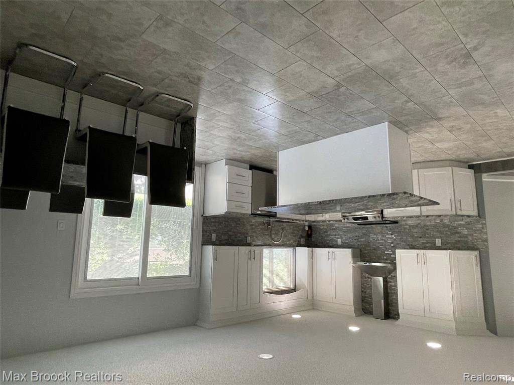41152 Hollydale Road, Novi, MI — Photo 3