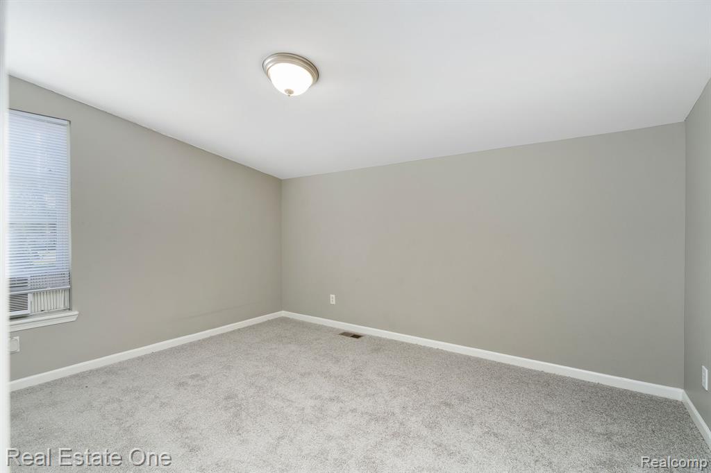 4281 Marcus Road, Waterford, MI 48329 — Photo 27