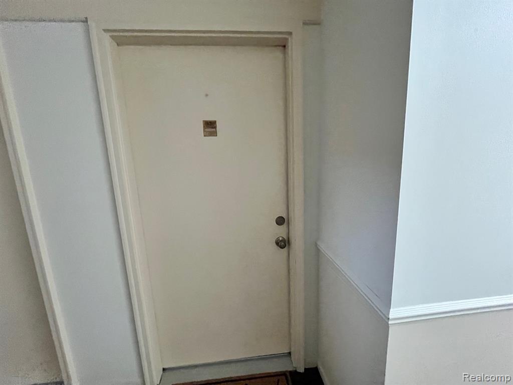 23025 Liberty Street, 13, Saint Clair Shores, MI 48080 — Photo 3