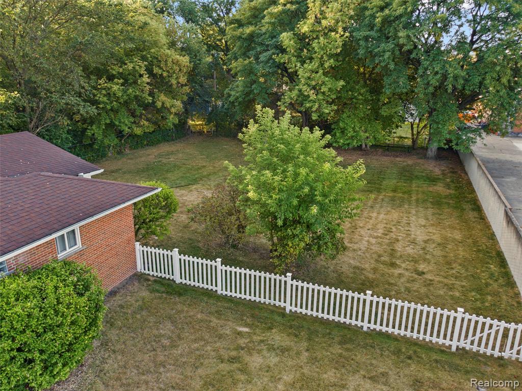 42 Gladwin Avenue, Clawson, MI — Photo 19