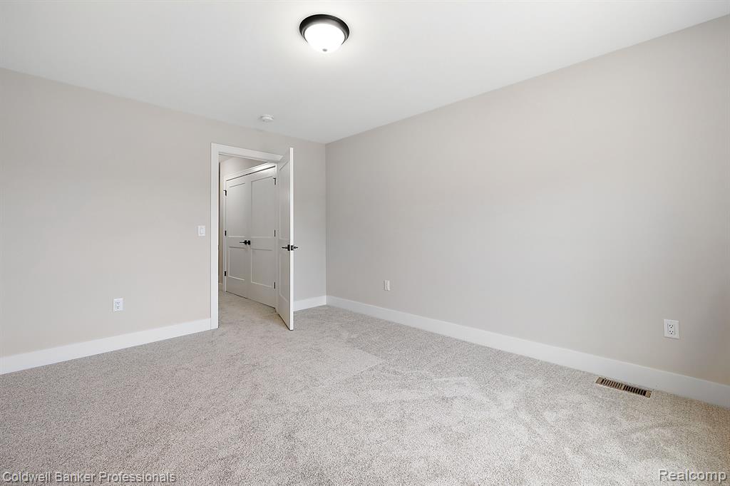 8257 STONEY CREEK Drive, South Lyon, MI 48178 — Photo 44
