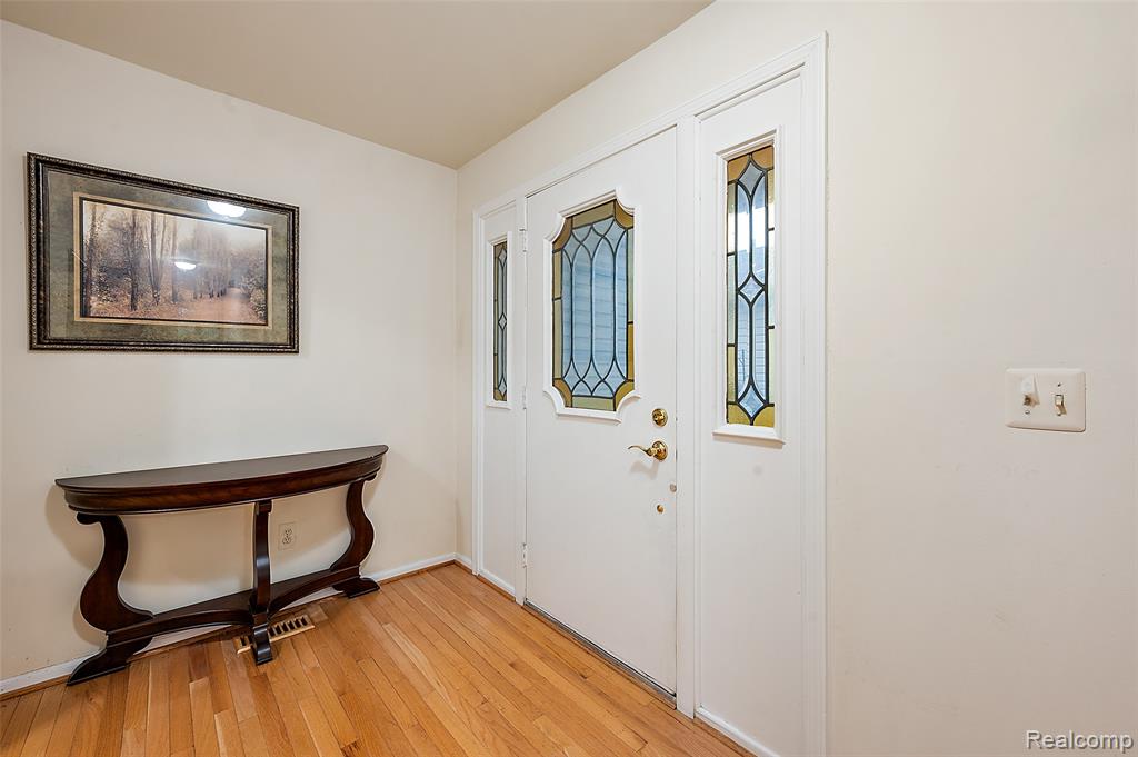 968 Golfview Court, Rochester Hills, MI 48307 — Photo 5