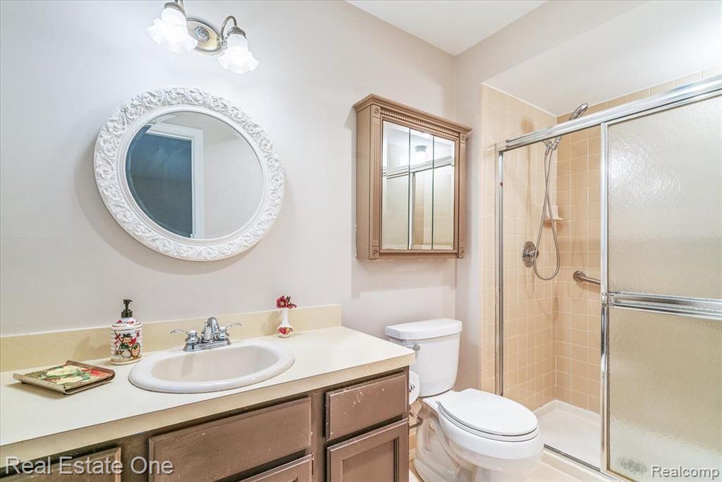 16161 WEATHERFIELD Drive, Northville, MI 48168 — Photo 45