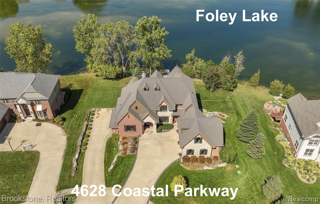 4628 COASTAL PKWY, White Lake, MI — front exterior