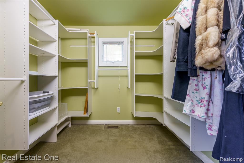 9243 Sherwood Drive, Davisburg, MI 48350 — Photo 30