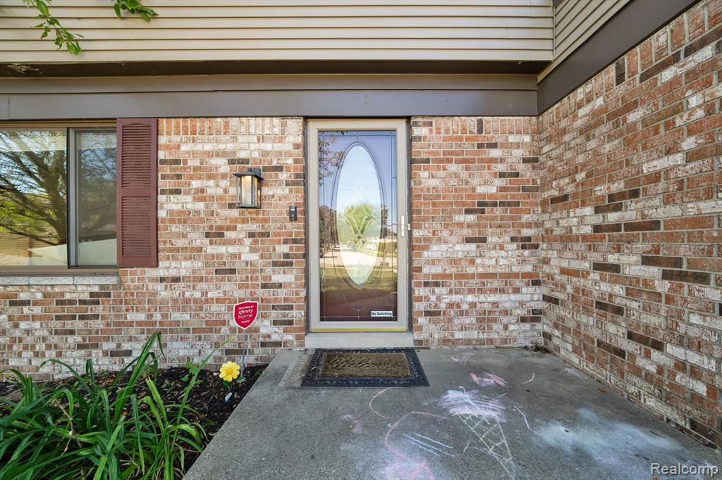 40166 Kristen Drive, Sterling Heights, MI 48310 — Photo 4
