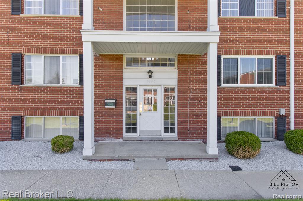 8140 CRESTVIEW Drive, Sterling Heights, MI 48312 — Photo 5