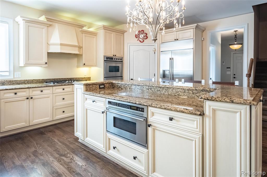 4575 Forest Edge Lane N, West Bloomfield, MI 48323 — Photo 19