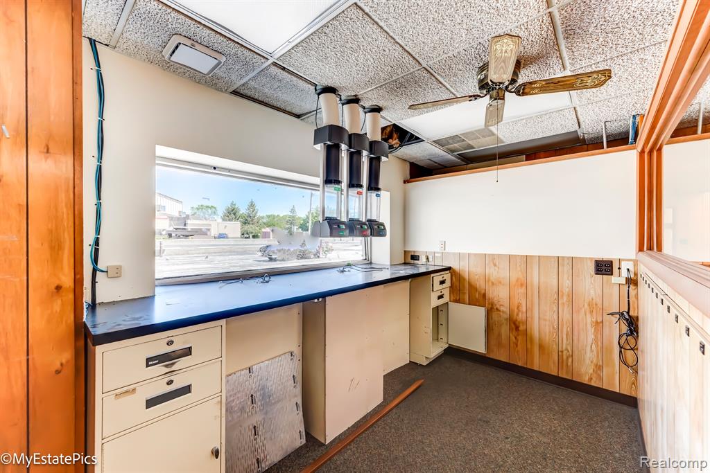 4085 FORT Street, Lincoln Park, MI 48146 — Photo 23