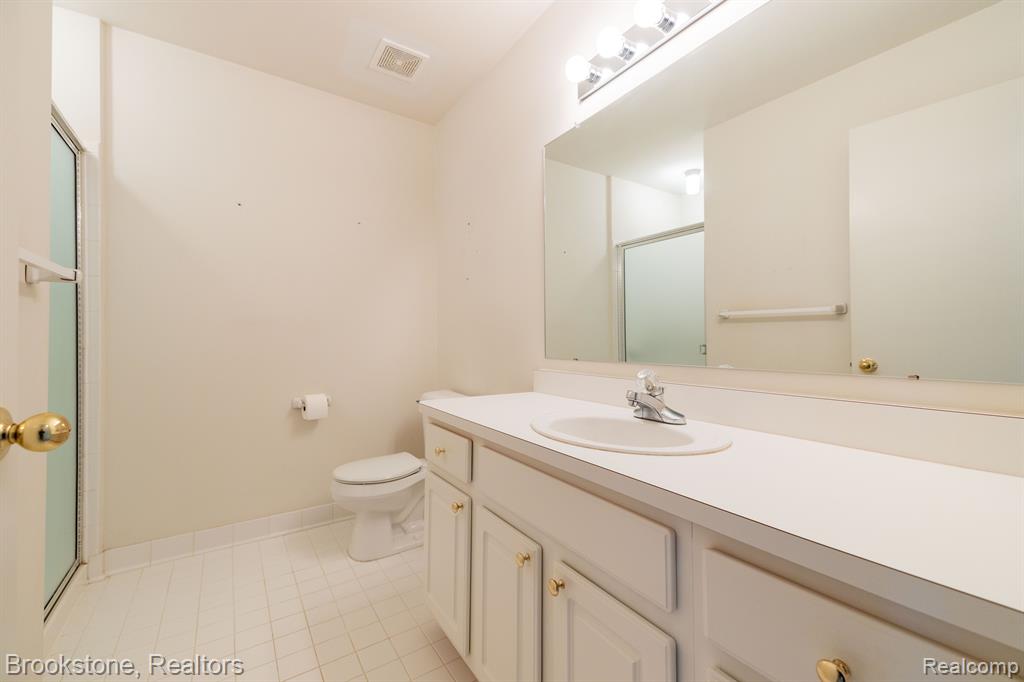 265 SHORE BROOK Lane, Walled Lake, MI 48390 — Photo 18