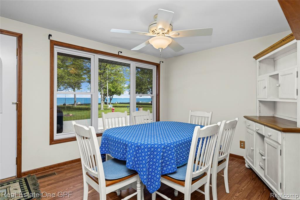 5871 Manor Drive, Fort Gratiot, MI 48059 — Photo 17