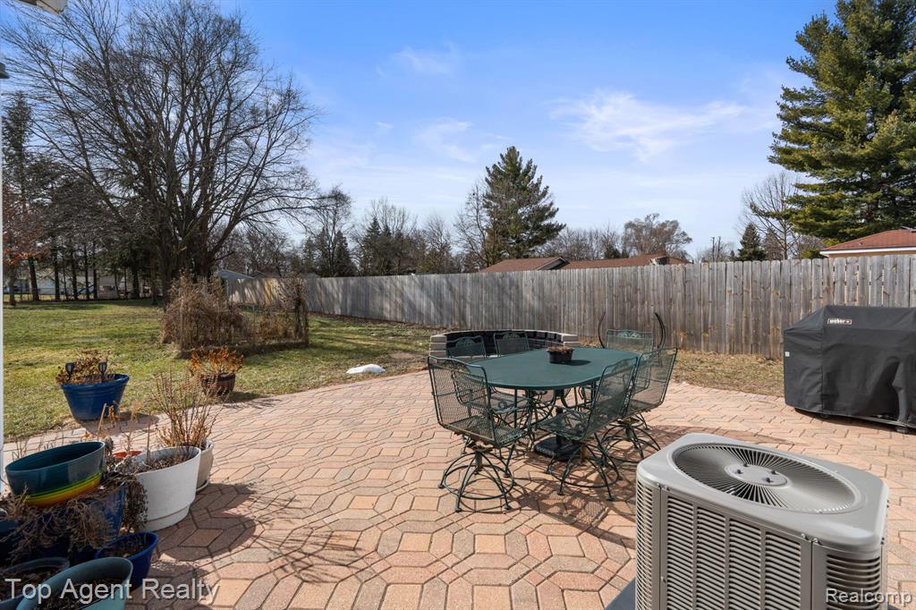 8608 Grace st Street, Shelby Twp, MI 48317 — Photo 19