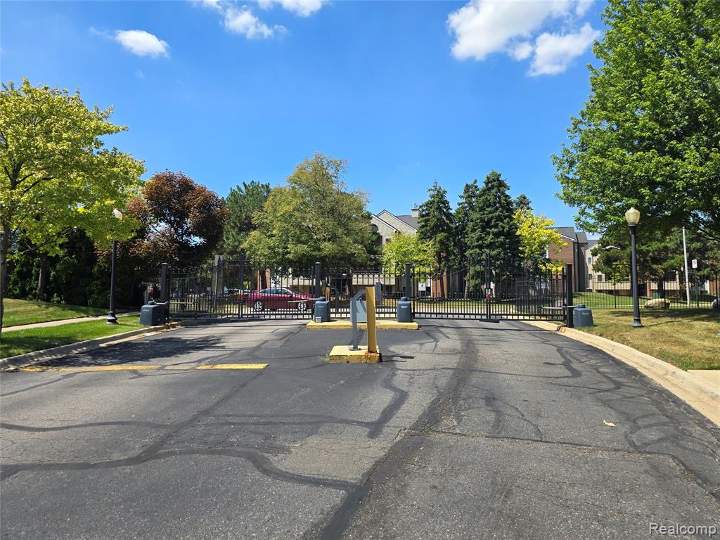 1655 Campau Farms Circle, 25, Detroit, MI 48207 — Photo 13