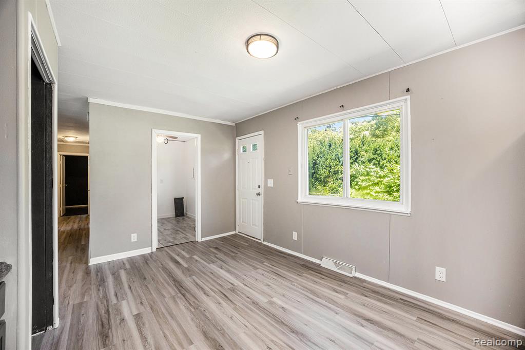 5355 Lake Grove Drive, White Lake, MI 48383 — Photo 13
