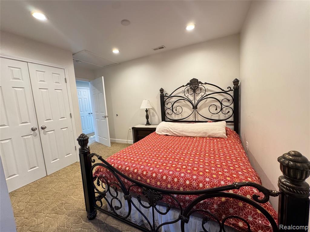 6438 Barrie Street, Dearborn, MI 48126 — Photo 23