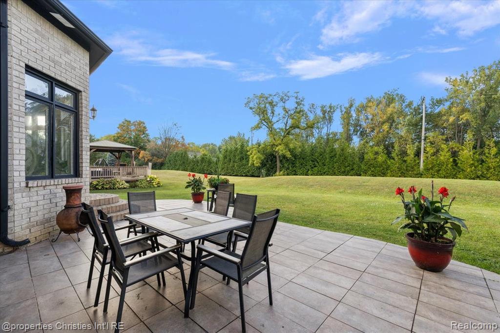 58 INGRAM Drive, Troy, MI 48098 — Photo 15