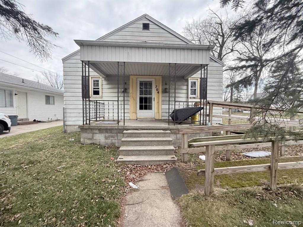 704 Vermont Street, Saginaw, MI, 48602