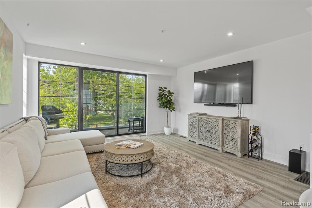 533 E Harrison Avenue, 1, Royal Oak, MI 48067 — Photo 10
