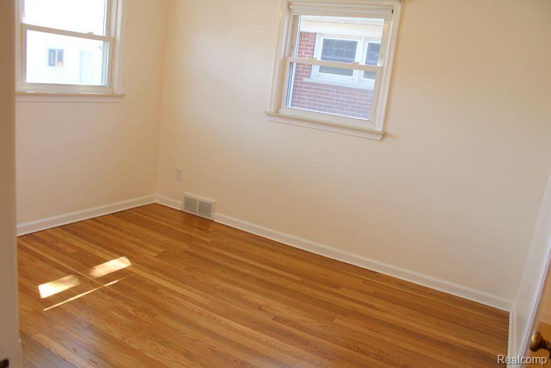 7687 CORTLAND Avenue, Allen Park, MI 48101 — Photo 36