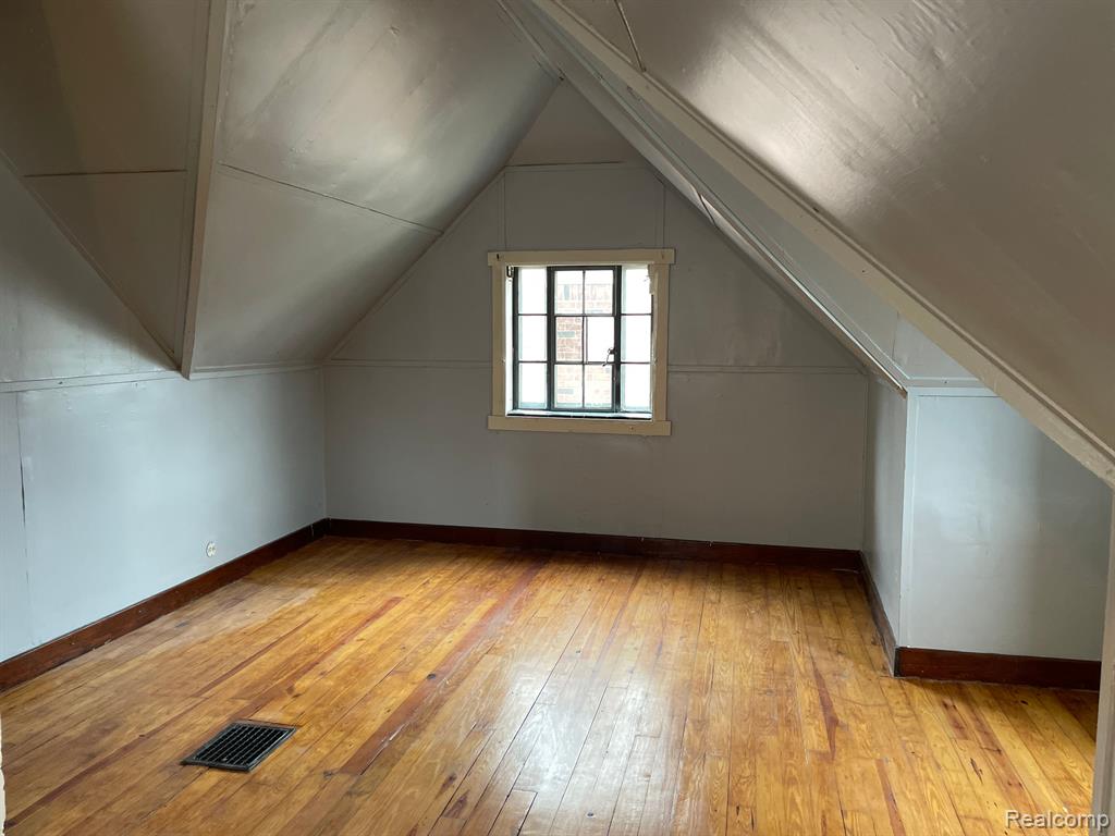 9241 MANISTIQUE Street, Detroit, MI 48224 — Photo 11