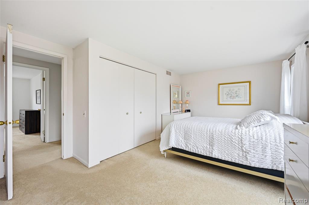 3464 Buckingham Trail, West Bloomfield, MI 48323 — Photo 35