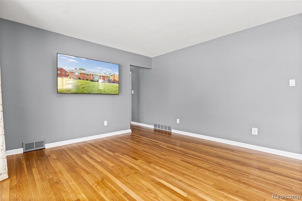 5201 Arden Avenue, Warren, MI 48092 — Photo 8