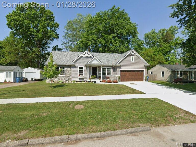 605 Hartner Drive, Holly, MI 48442 — front exterior