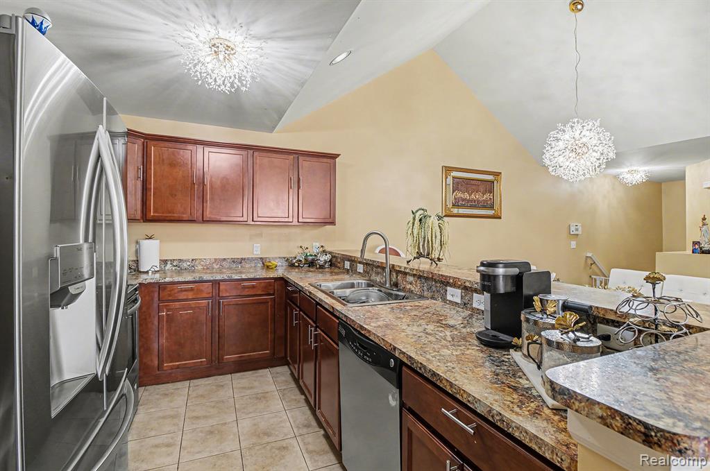 8469 Heywood Circle, Sterling Heights, MI 48312 — Photo 6