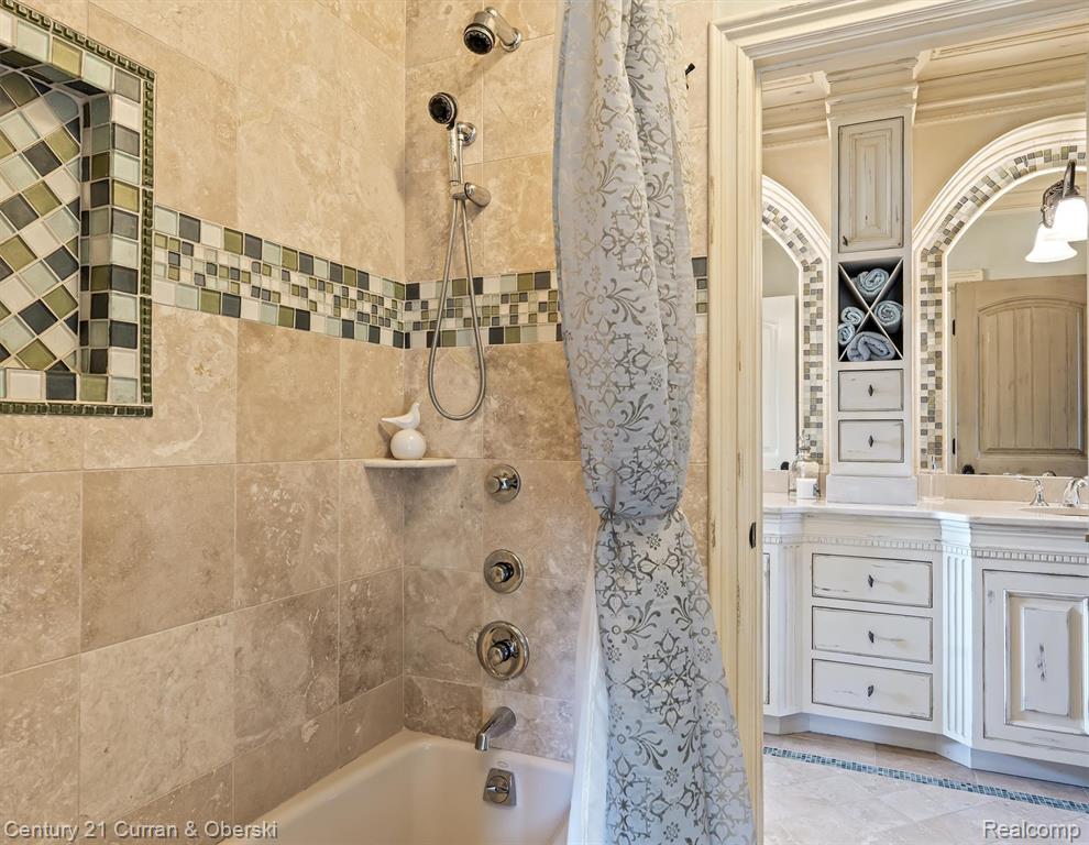 18939 Bella Vista Court, Northville, MI 48168 — Photo 39