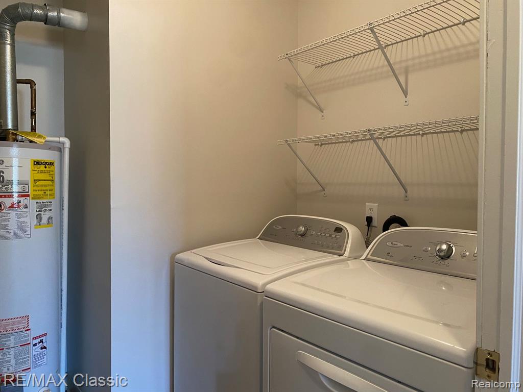 33623 PONDVIEW Circle, Livonia, MI 48152 — Photo 12